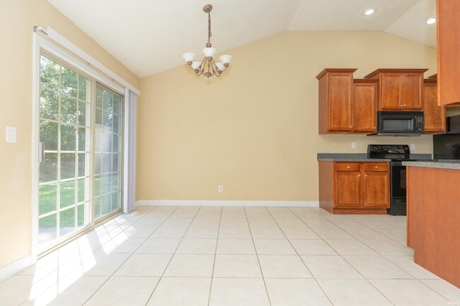 Building Photo - 10599 Tecumseh Dr