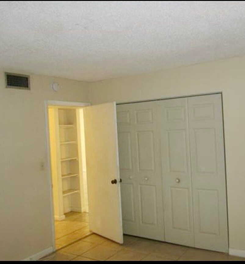 Building Photo - 406 NW 68th Ave