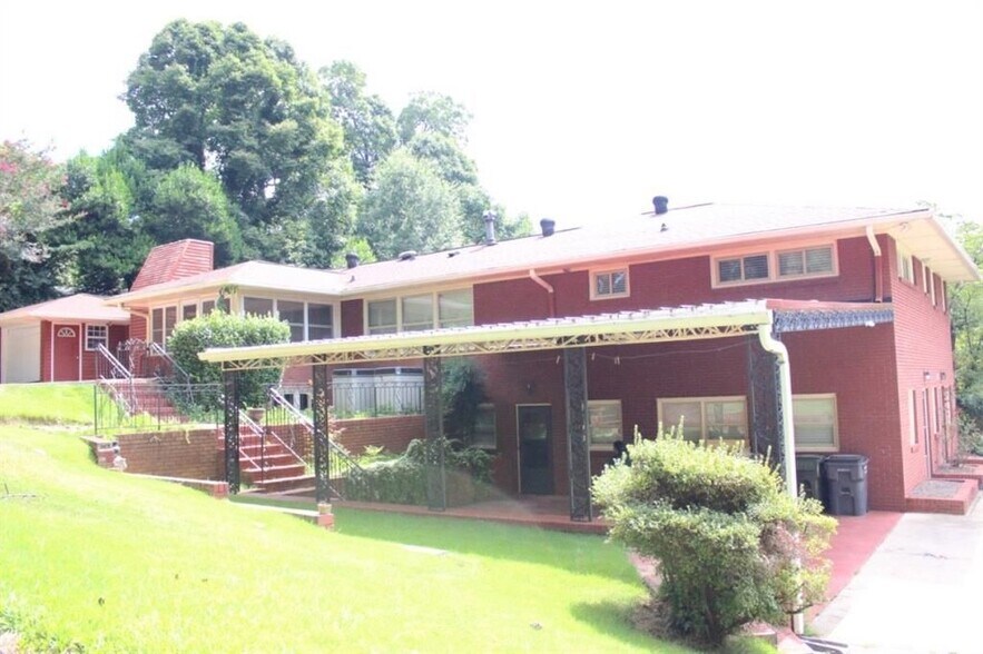 Building Photo - 3872 Orchard Rd SE