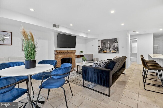 Building Photo - 1339 Corcoran St NW