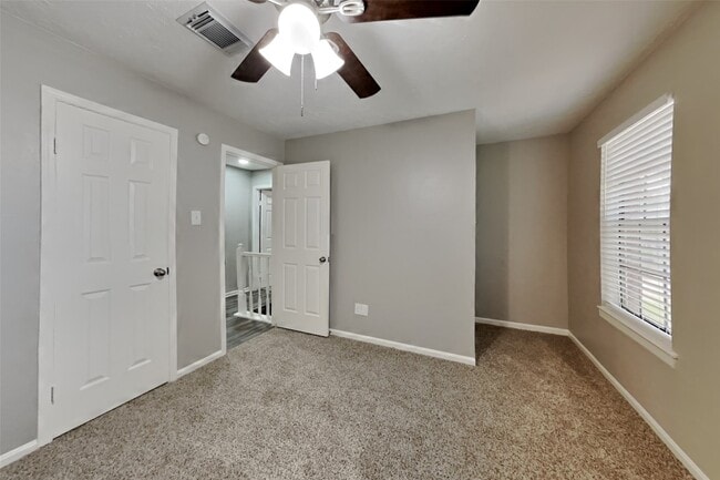 Building Photo - 16054 Pinyon Creek Dr