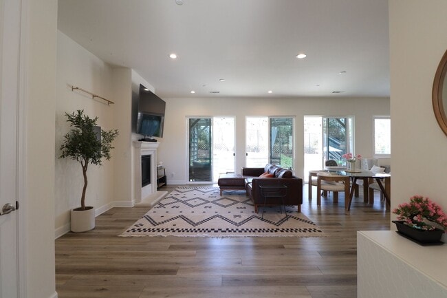 Building Photo - Gated Groves Single Story Home