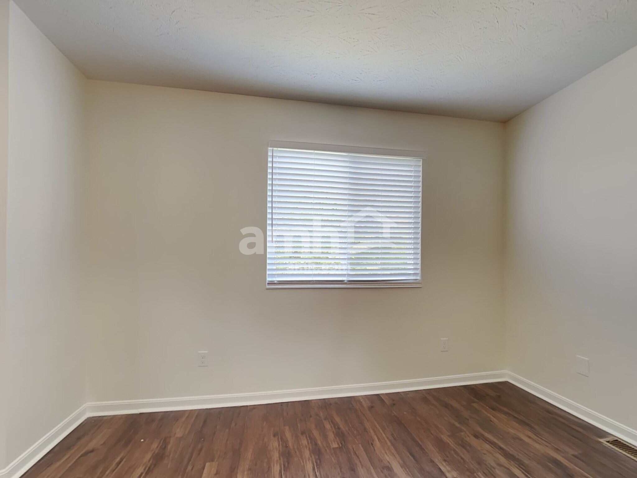 Building Photo - 2133 Antoinette Way