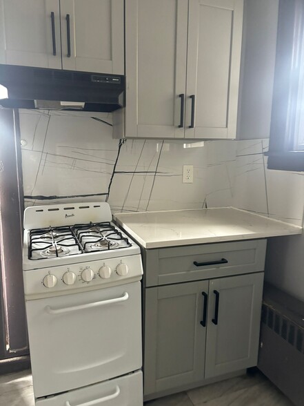 Primary Photo - 153 Garside St