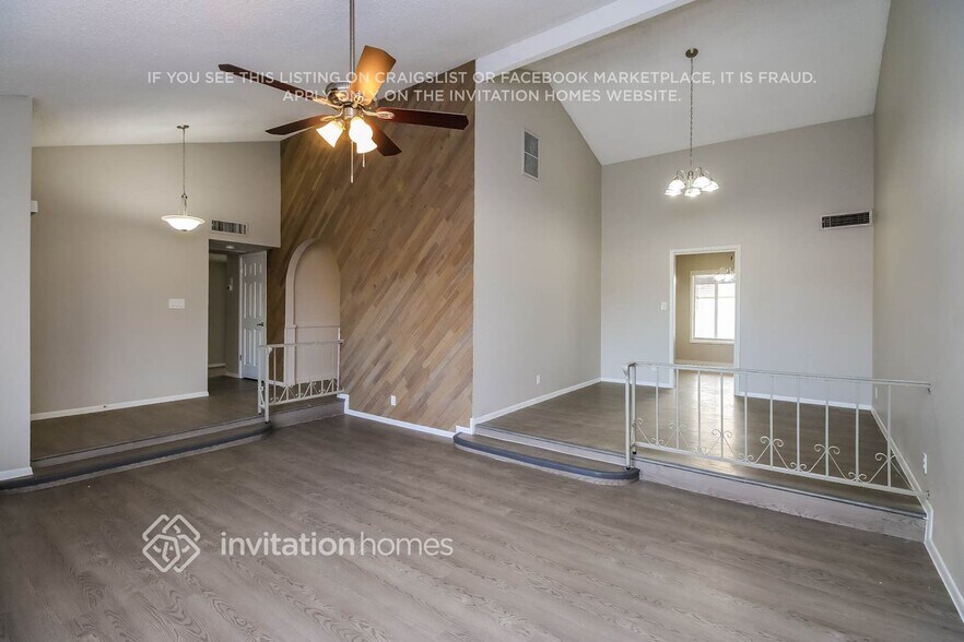 Building Photo - 549 W Pampa Ave