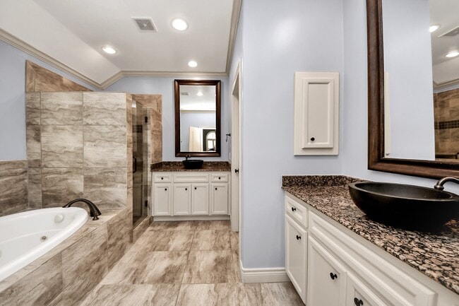 Building Photo - 1434 Wichita St