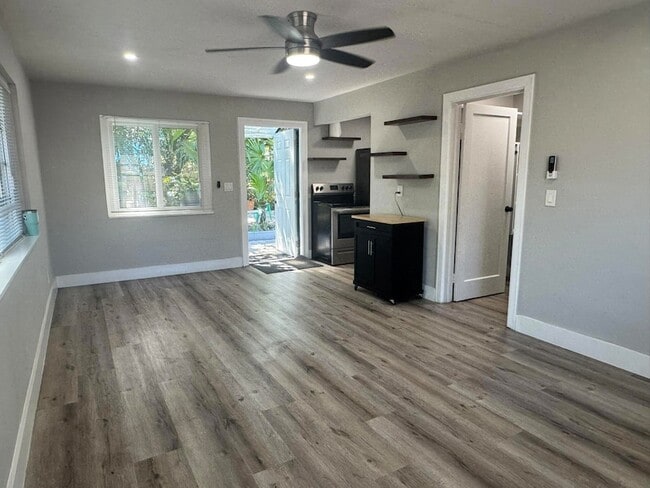 Building Photo - 920 N L St