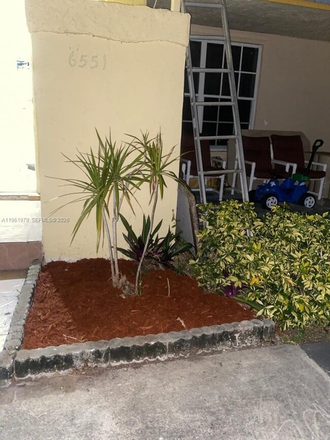 Building Photo - 6551 Boulevard of Champions