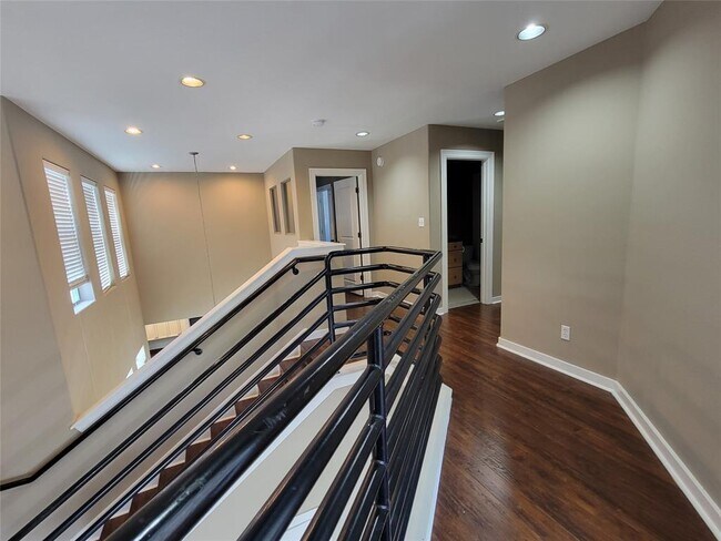 Building Photo - 4500 Avenue C