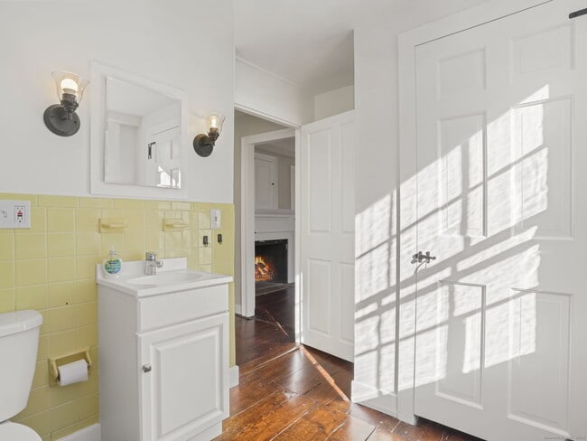 Building Photo - 575 Black Rock Tpke