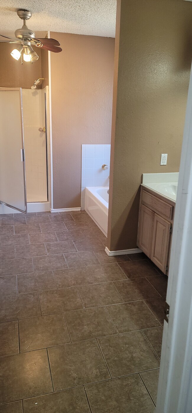 Building Photo - 112 Sunny Meadows Dr