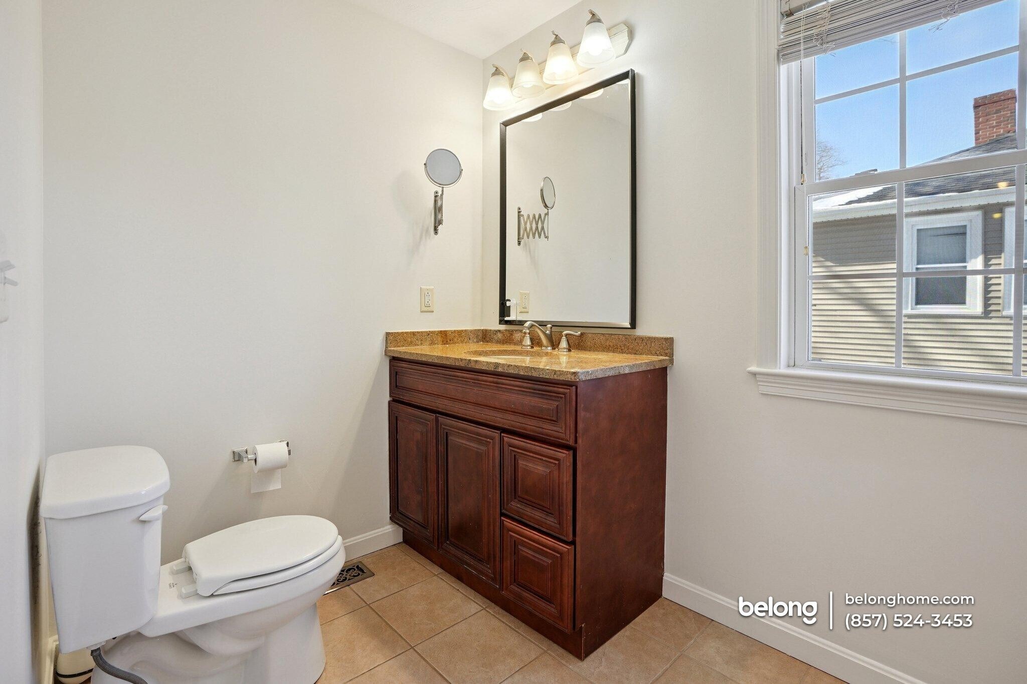 Building Photo - 127 Centre St