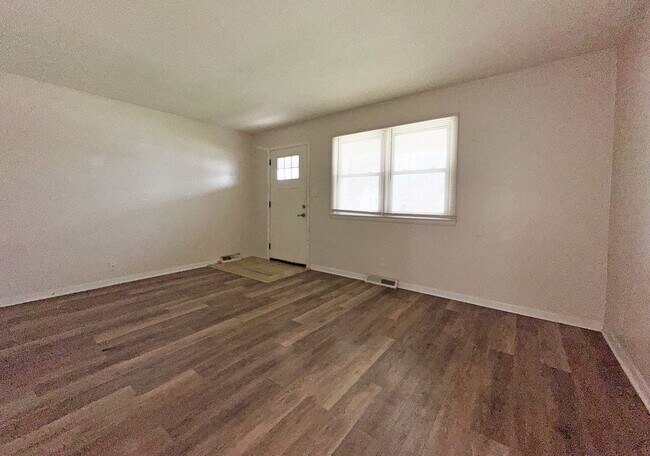 Building Photo - FNY121