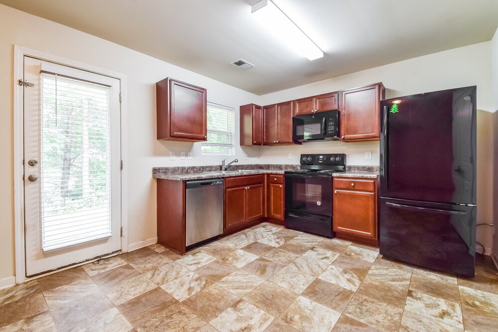 Building Photo - 329 Freeman Cir