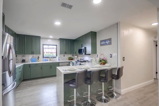 Building Photo - 5551 Churchward St