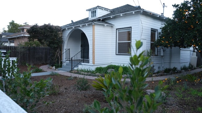 Building Photo - 509 Coronel Pl