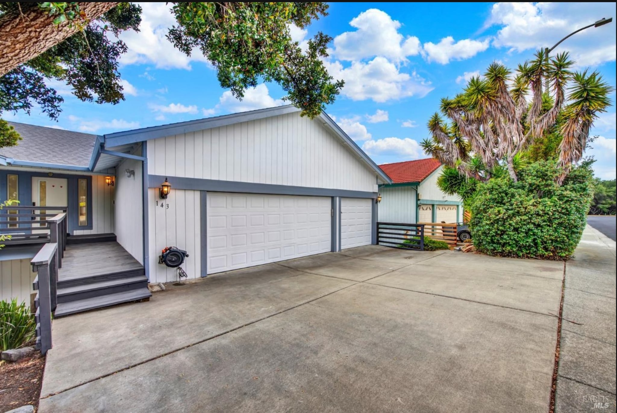 Building Photo - 143 Creekview Dr