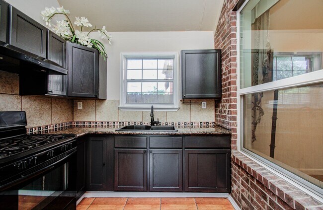 Building Photo - 5623 Maverick Bend Lane