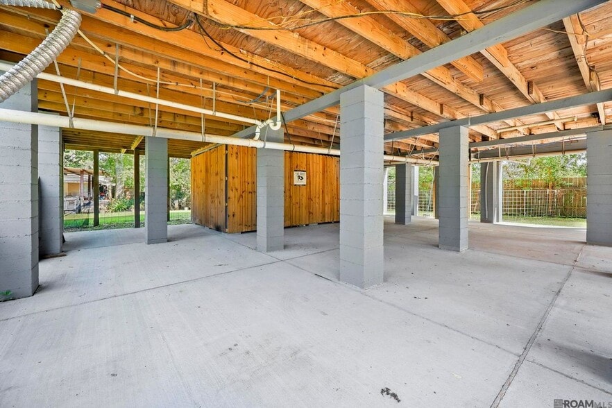 Building Photo - 32027 Pats Ln