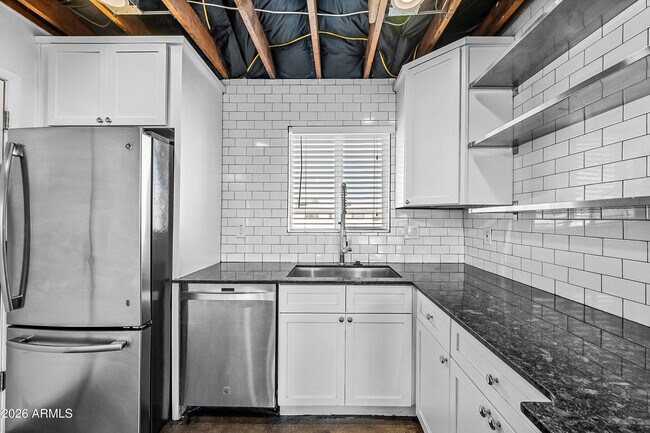 Building Photo - 3601 N 15th Ave