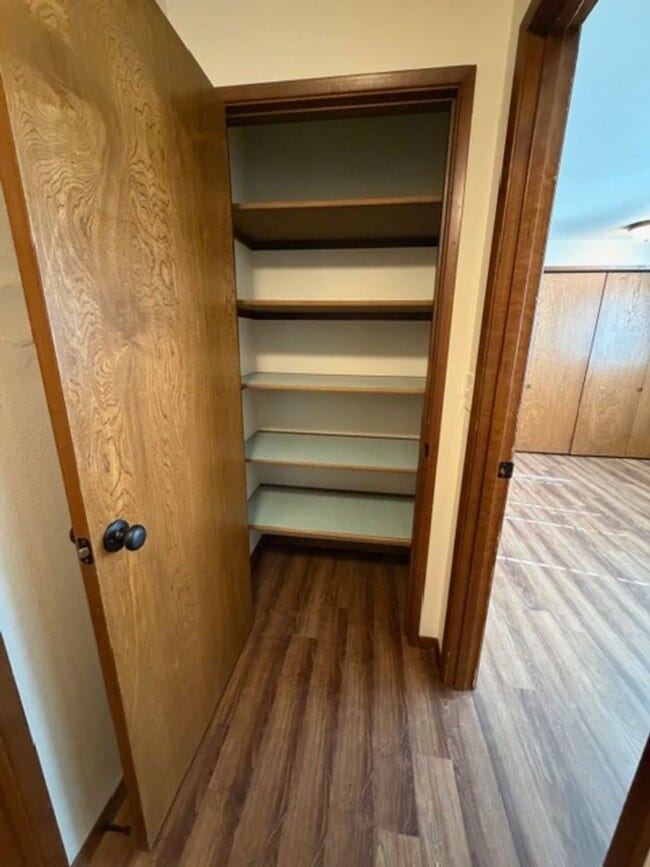 Building Photo - MIN912