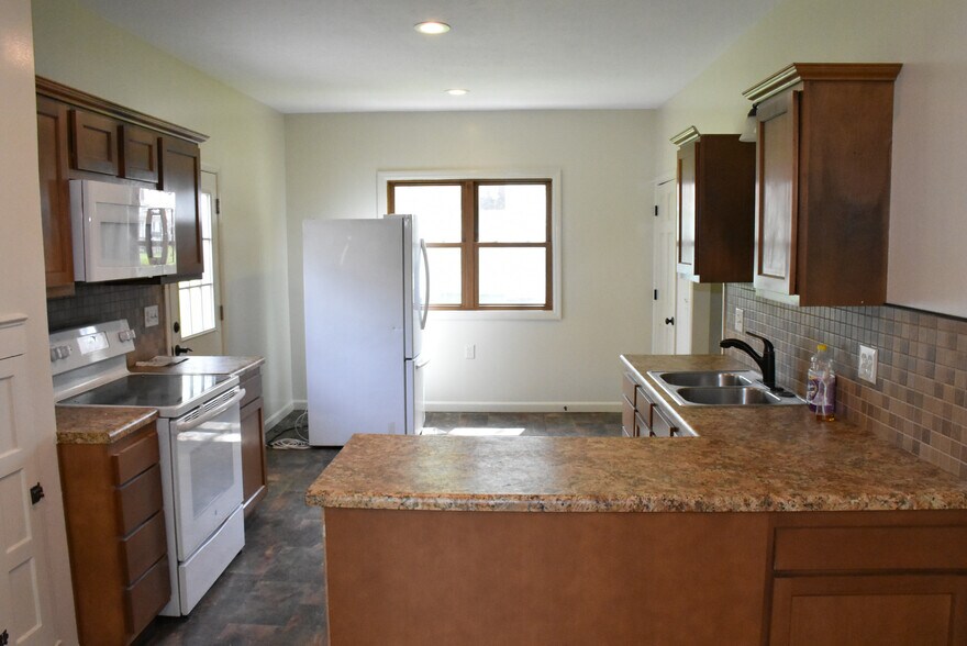 Building Photo - 539 North St