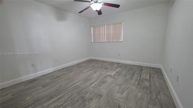 Building Photo - 9818 SW 146th Ct