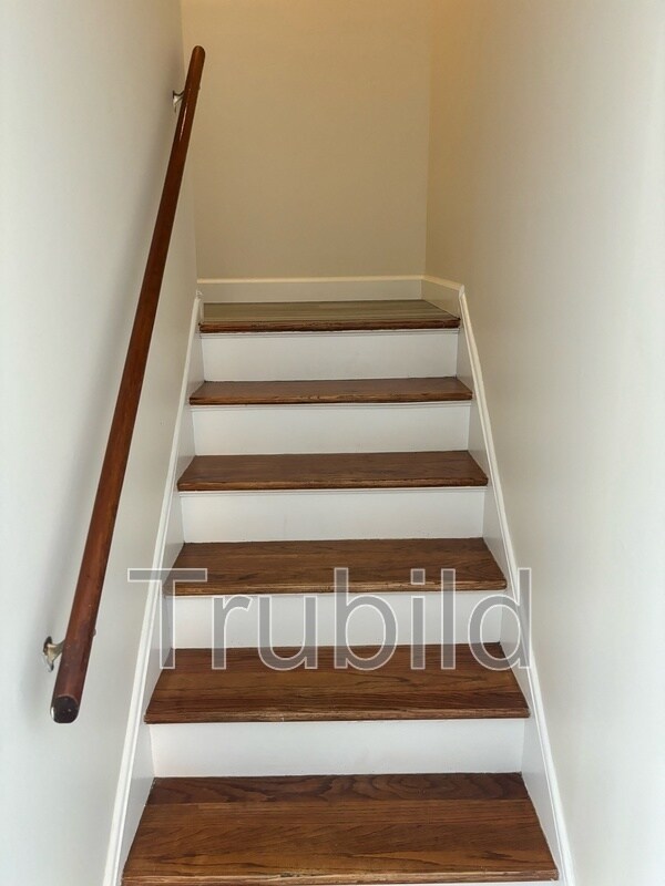 Building Photo - 246 Albatross St