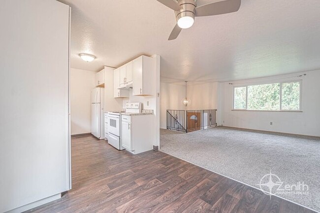 Building Photo - 106 W Beacon Hill Dr