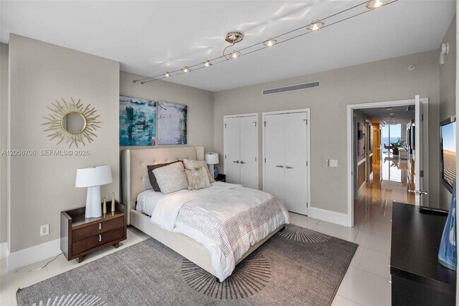 Building Photo - 6899 Collins Ave