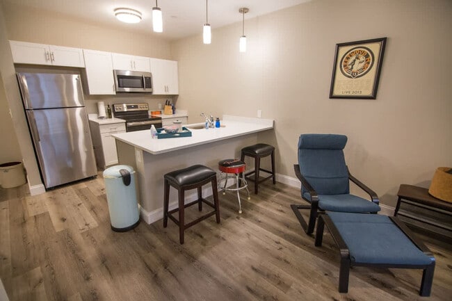 Building Photo - 140 Pearl St