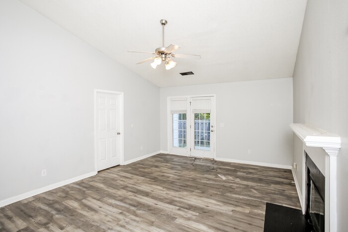 Building Photo - 66 W Killian Station Ct