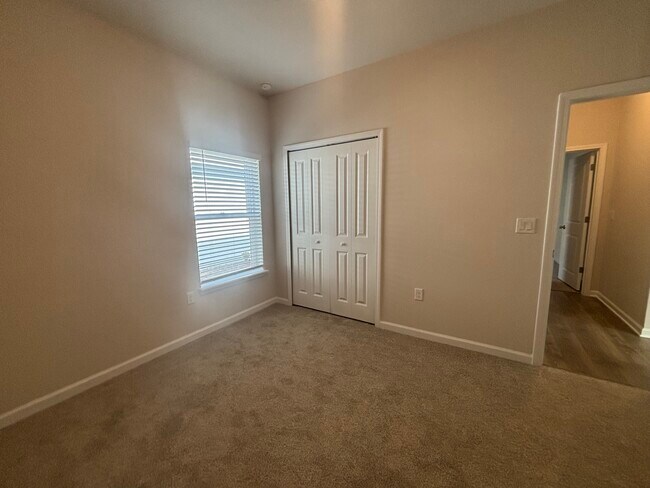 Building Photo - 137 Nighthawk Ln