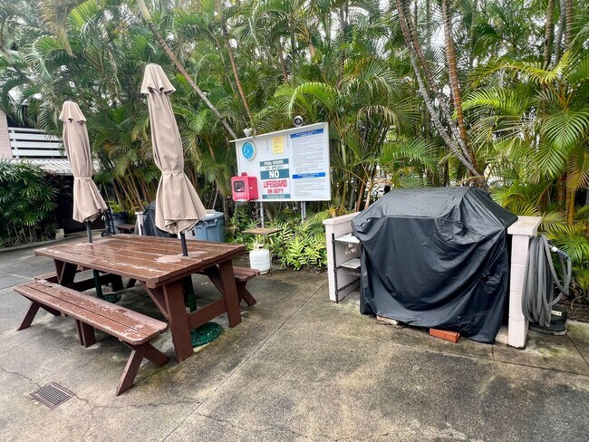 Building Photo - Charming & Breezy 1-Bedroom 1-Bath Hawaiiana Retreat