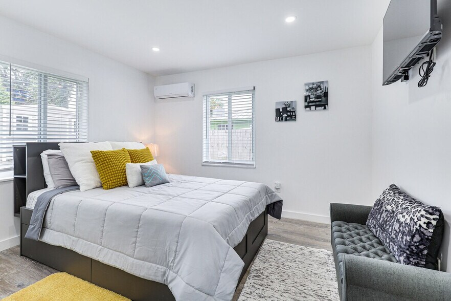 Building Photo - 12415 NW 20th Ct