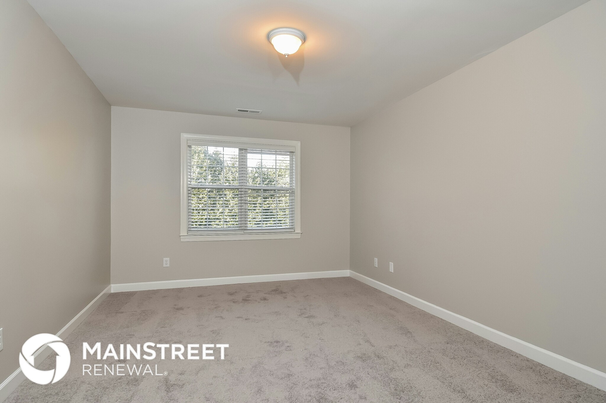 Building Photo - 1321 Davenport Ct