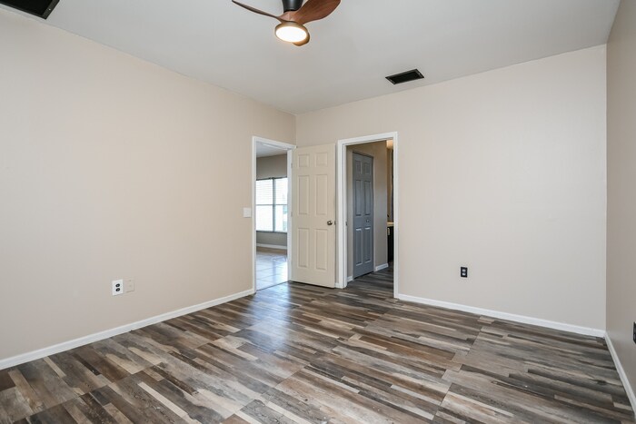 Building Photo - 768 Pelican Ct