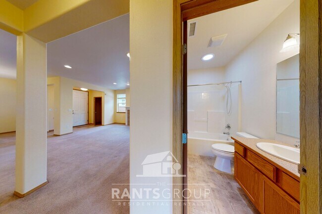 Building Photo - Cute Rambler in Lacey's Jubilee, a premier community for active seniors! MUST BE 55+