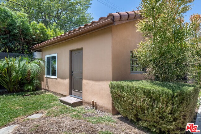 Building Photo - 4167 Klump Ave