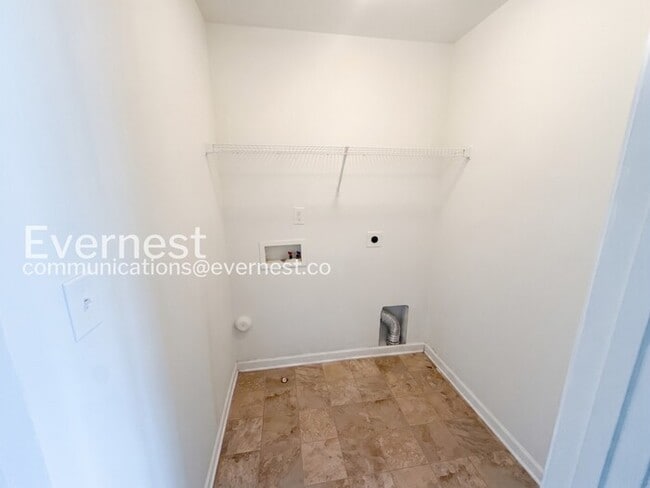 Building Photo - Limited Time Special Offer / 3 Bed, 2.5 Bath Home with Garage / Pet-Friendly / Vouchers Accepted ...