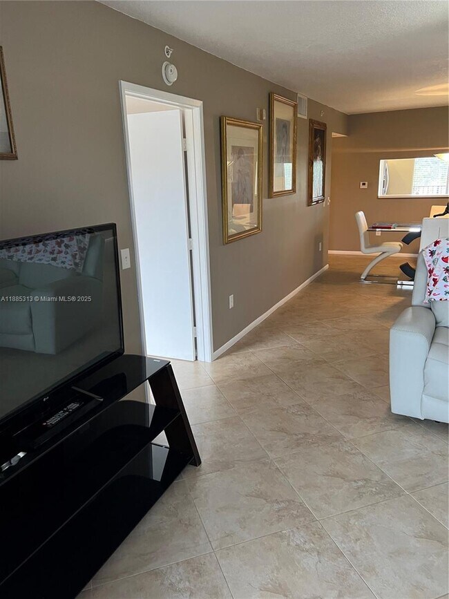 Building Photo - 12550 SW 15th St