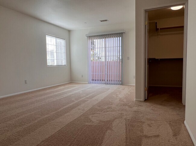 Building Photo - 16510 La Salle Ave