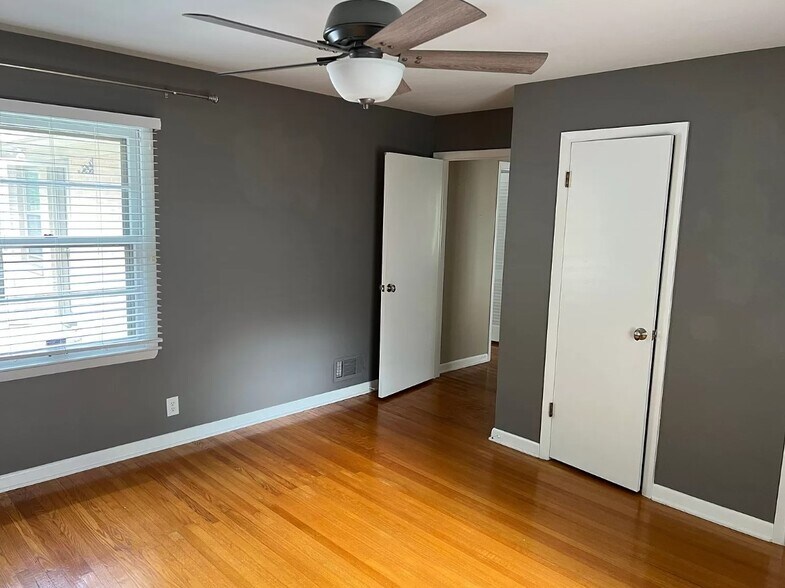 Building Photo - 1120 Ivy Ln