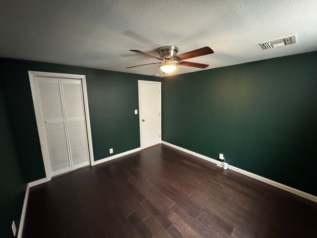 Building Photo - 1040 S Grand