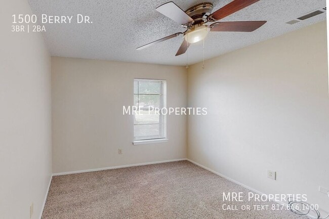 Building Photo - 1500 Berry Dr