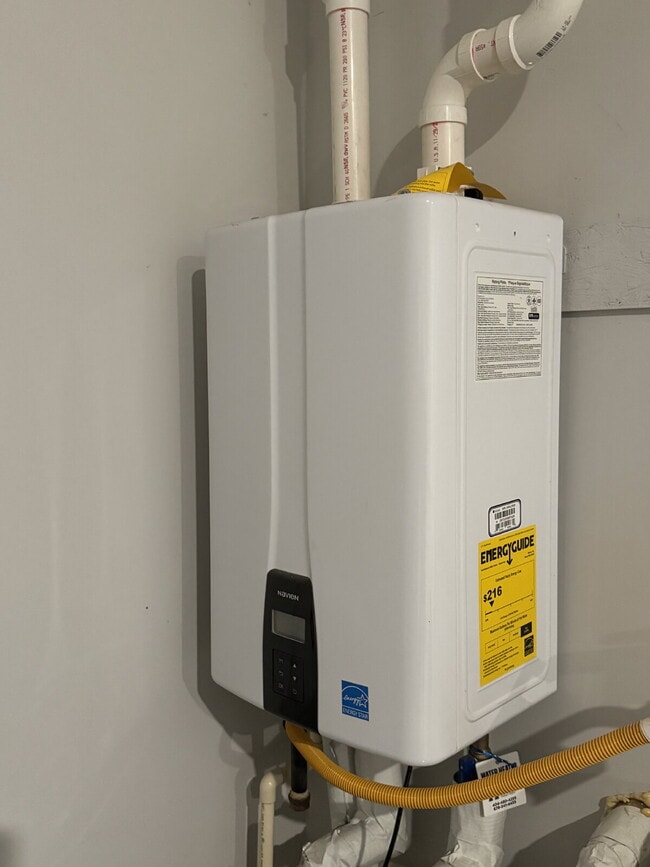 Building Photo - Modern 5 Bed Home with Open Layout, Tankless Water Heater, EV-Ready Garage, and Community Amenities