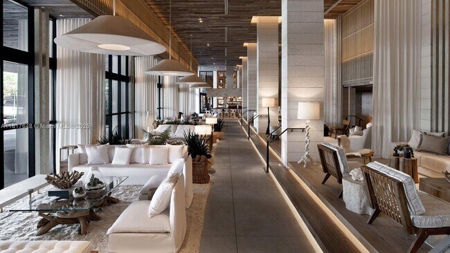 Building Photo - 2301 Collins Ave
