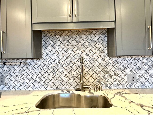 Building Photo - 2-Bed 2 bath Gig Harbor Retreat w/ Sauna &...