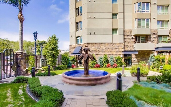 Building Photo - Beautiful & Spacious 2BD/2BA Condo - Central A/C & Heat, Washer/Dryer - Underground Parking - Gat...