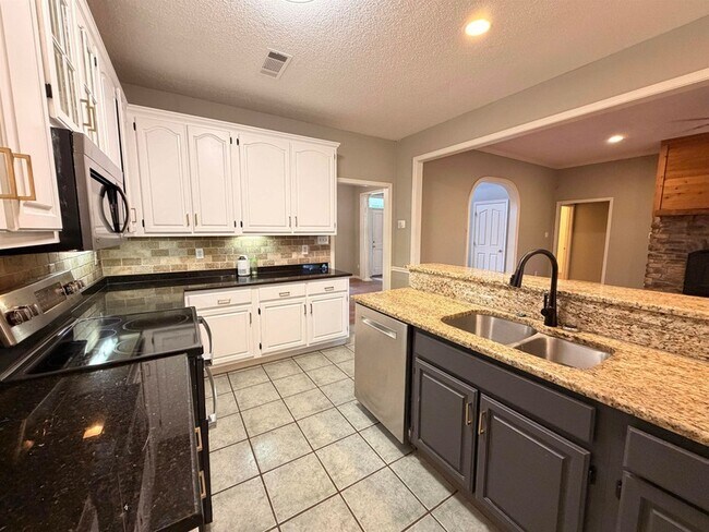 Building Photo - 5019 Rabbit Chase Ln